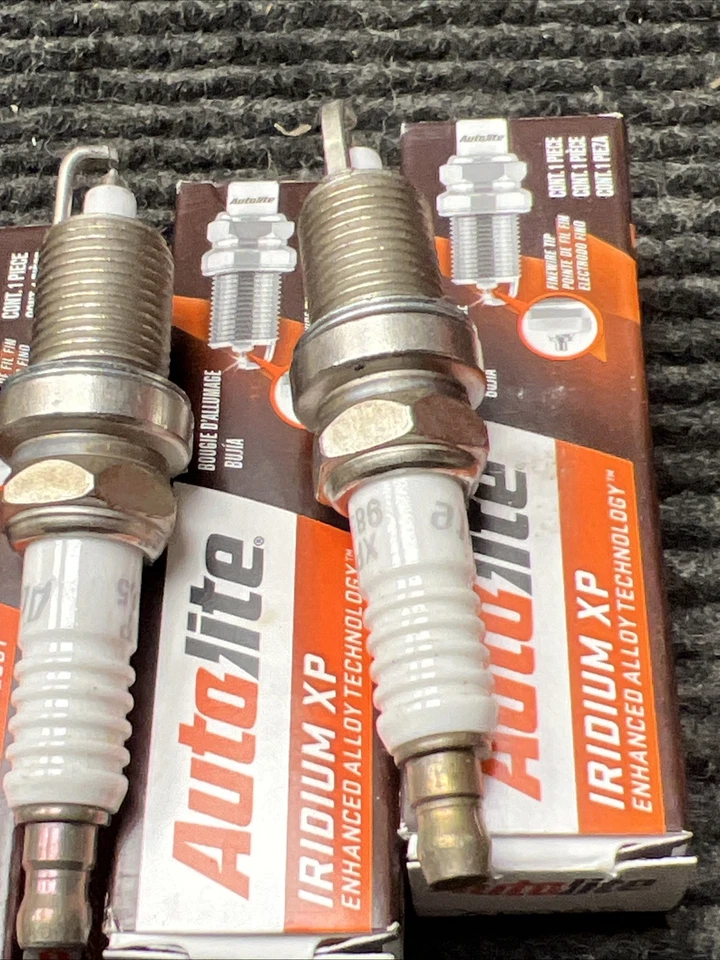 CAJA CUATRO (4) Bujías Autolite Extreme Iridium XP985 Foto 3 de 4
