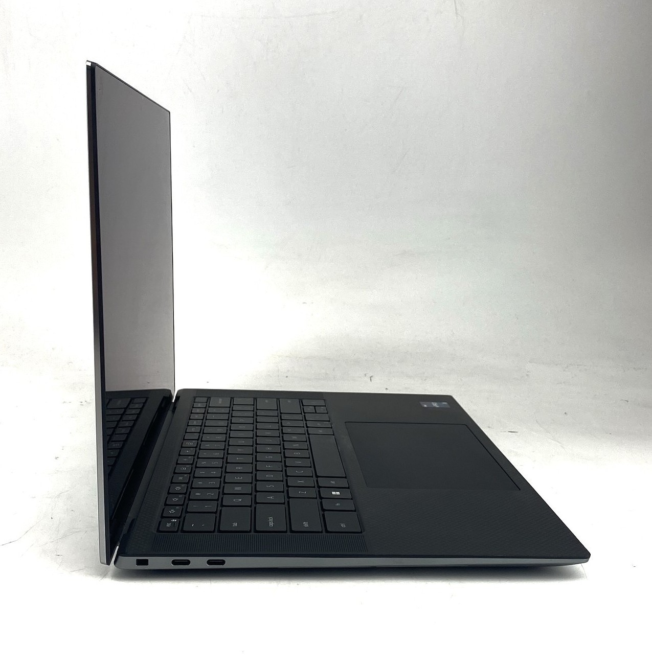 dell precision 5570, 15.6-Inch Laptop, with i7-12800h, 500 GB SSD (Solid State Drive), Windows 11 Pro