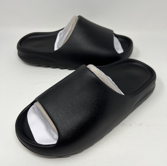 YZY YS-01 Yeezy Black Slide Kanye West Mens Size 10 Authentic