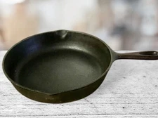 Nice Vintage Cast Iron Fryer Skillet 10-1/4"  No. 8-B (7) Made In USA