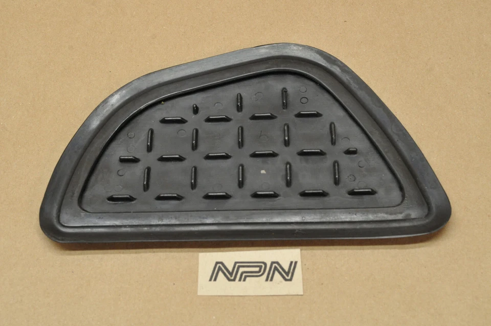 Vintage Used OEM Honda CA175 CL90 CL125 CL175 Left Tank Knee Grip Rubber — 第 2/3 张图片