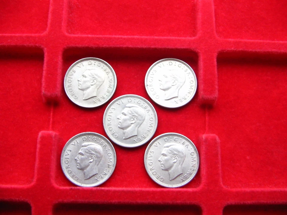 SUPERB DATED RUN OF KING GEORGE VI SIXPENCES 1947- 1951 IN NEAR MINT CONDITION - Image 2 of 2