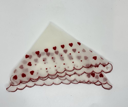Pañuelo de nailon blanco vintage de los años 50 con corazones rojos flocados ¡Día de San Valentín! " - Imagen 5 de 6