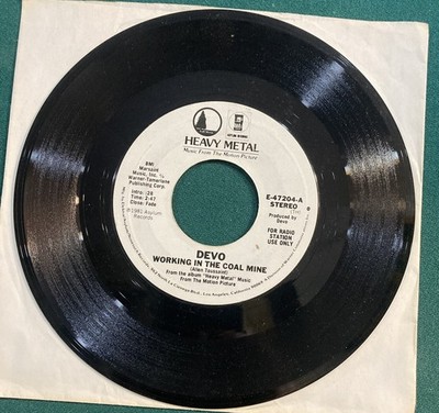 DEVO 45 rpm RECORD PROMO STEREO/MONO ''WORKING IN THE COAL MINE'' 1981 HEAVY METAL