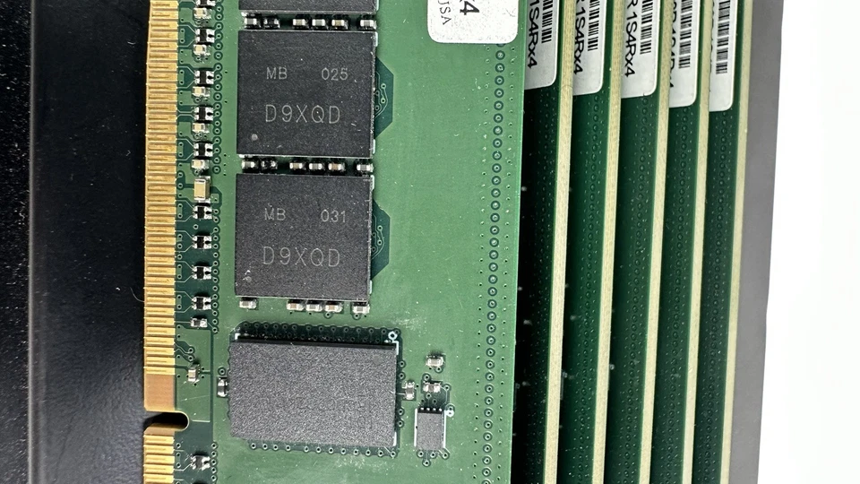 1x 128GB 4ZC7A15125 DDR4 3200MHz TSV 3DS ECC RDIMM Memory Lenovo 1S4Rx4 - Image 2 of 4
