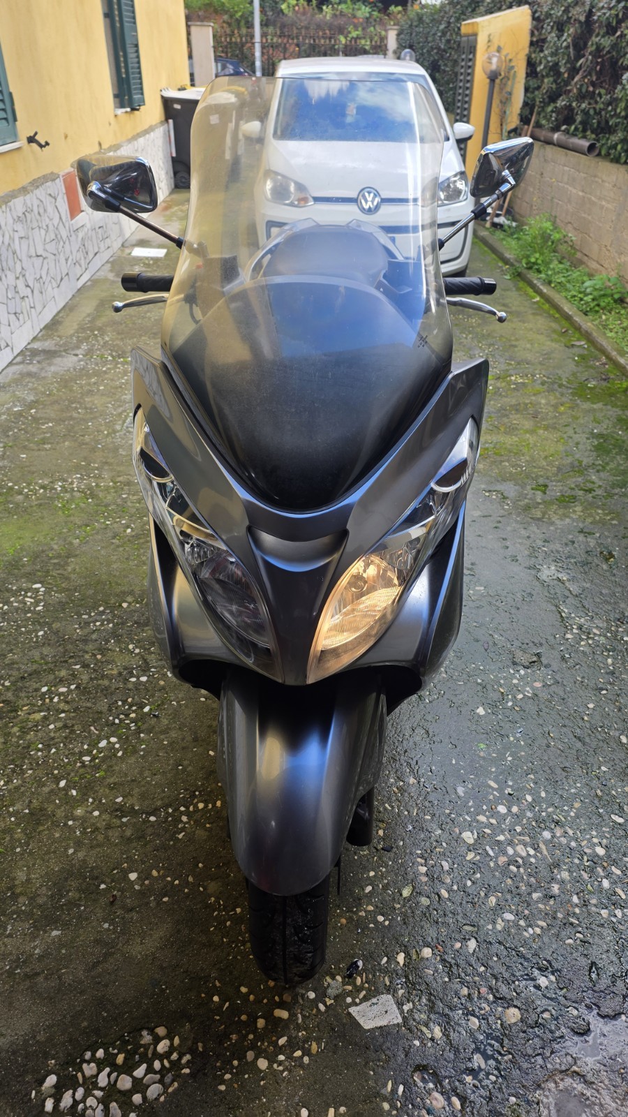 Suzuki Burgman 400 K7 in buone condizioni foto 3