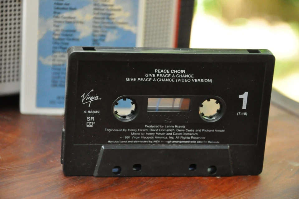 PEACE CHOIR 1991 cassingle GIVE PEACE A CHANCE TOM PETTY Teena Marie Foto 4 de 4