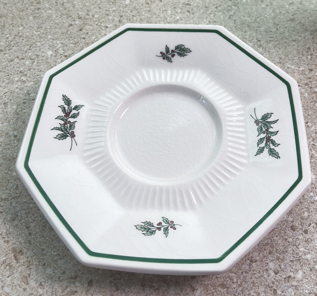 G560~ NIKKO Classic Collection Teacup & Saucer Christmas G560~ NIKKO Classic Collection Teacup & Saucer Christmas