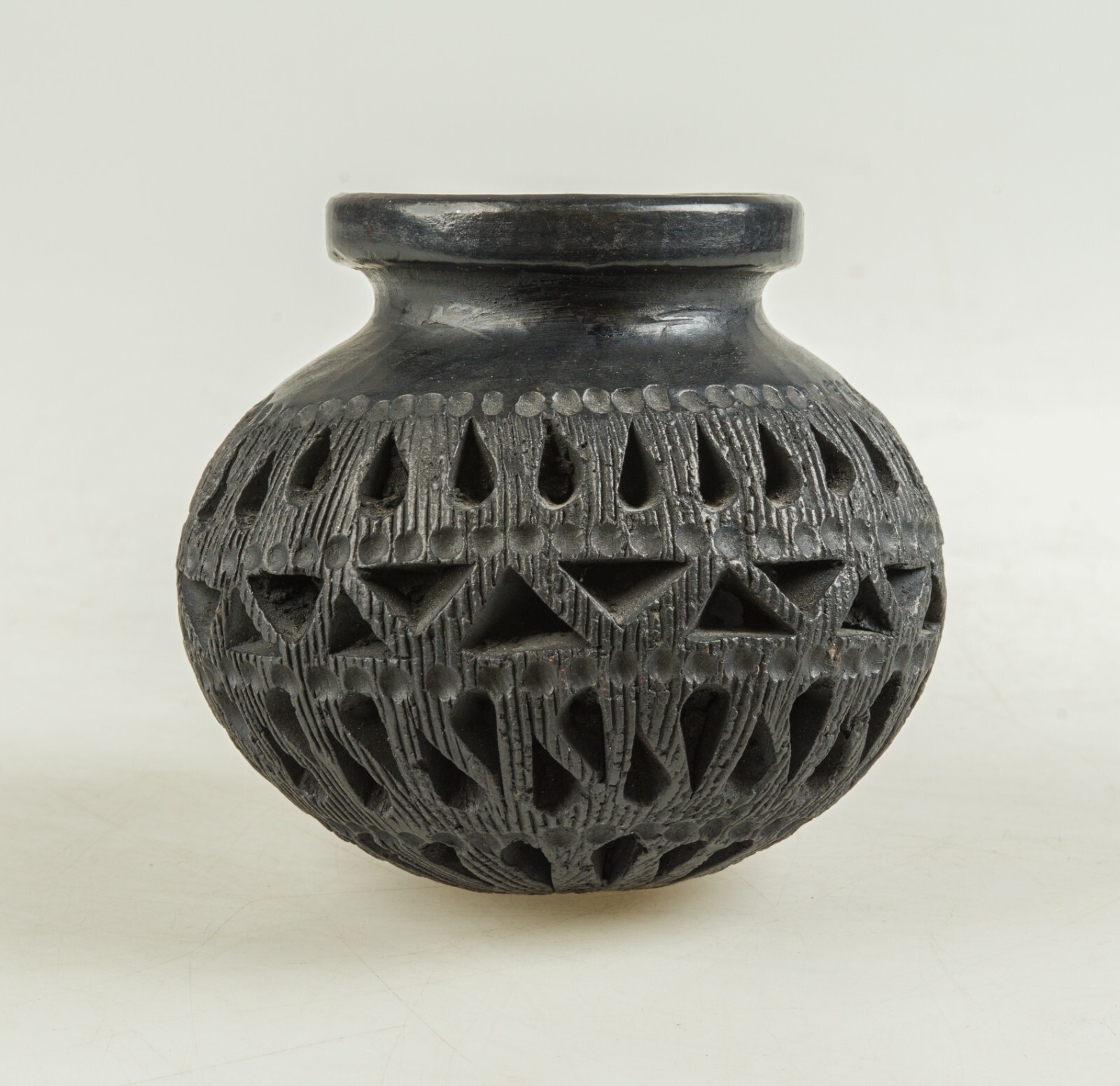 black pottery clay