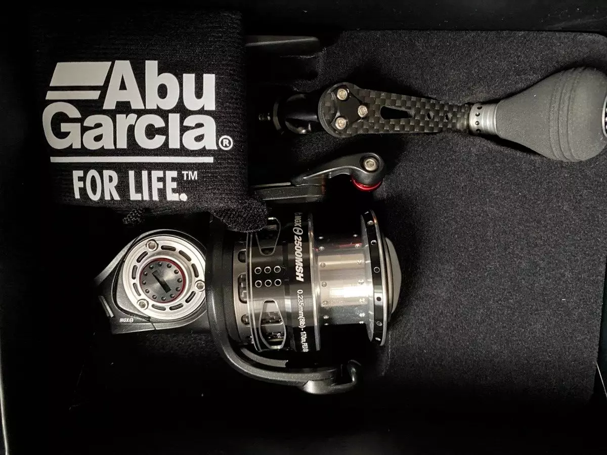 Abu Garcia Spinning Reel REVO MGX THETA 2500MSH 6.2:1 Fishing Reel