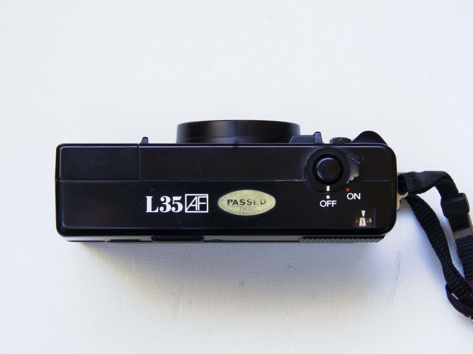 Nikon ISO 1000 L35AF 35mm f2.8 "Pikaichi" Camera w/ batteries Film