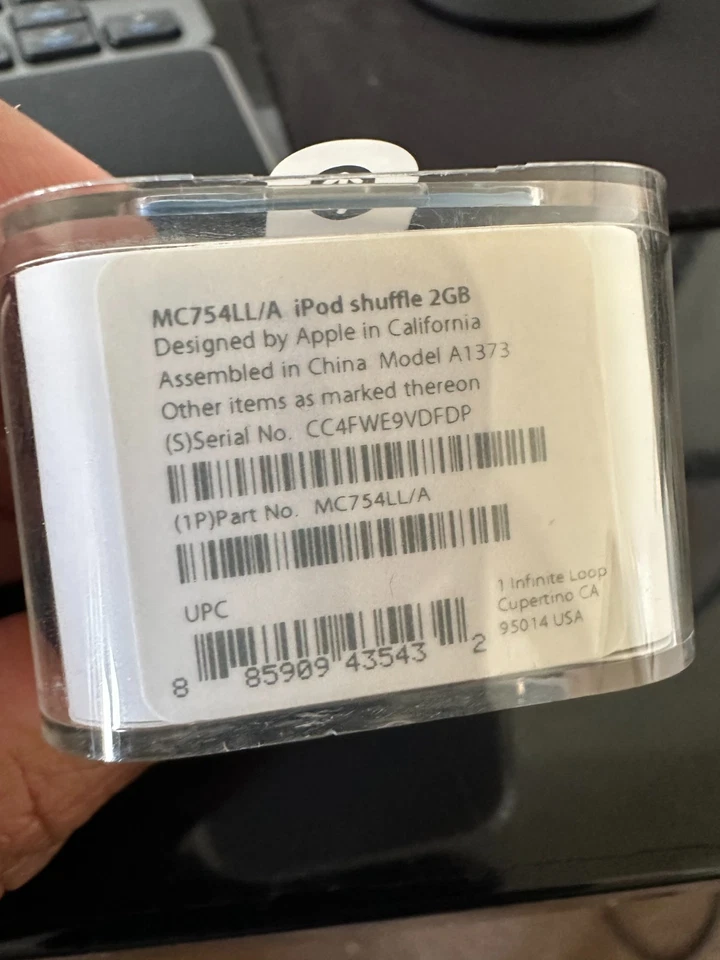 Vintage new Apple x Genentech iPod Shuffle 2GB 4th Generation Blue Model A1373 - Image 4 of 4