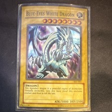 Konami Blue-Eyes White Dragon SKE-001 Yu-Gi-Oh! Kaiba Evolution Card