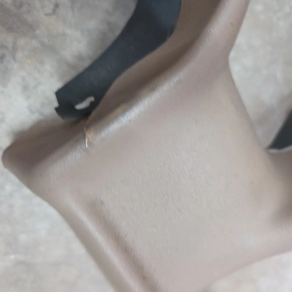 1994-1997 OEM Tan Dash Bezel Chevy S10, Blazer, GMC Jimmy, Sonoma & Olds Bravada - Image 4 of 4