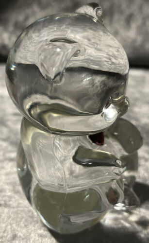 Vintage FENTON AMETHYST FEBRUARY BIRTHDAY BEAR Glass with ORIGINAL STICKER! - Picture 3 of 8