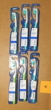 Oral B Vivid Whitening Dual Action Soft Bristle Manual Toothbrush Lot of 6 O81