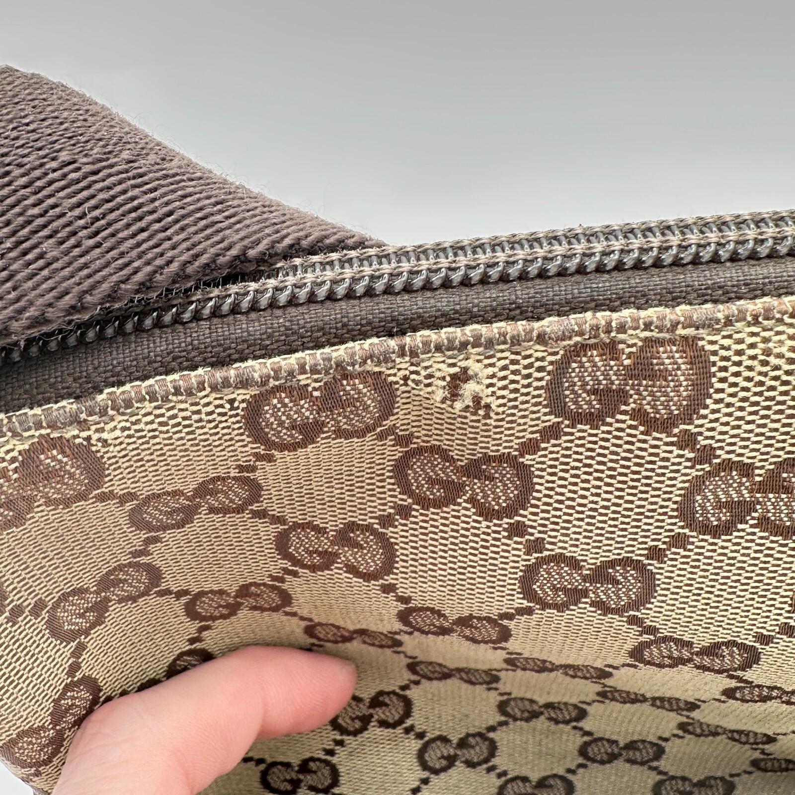 Gucci GG Monogram Crossbody Bag Women Brown Canvas Leather Purse HEAVY USE thumbnail 9