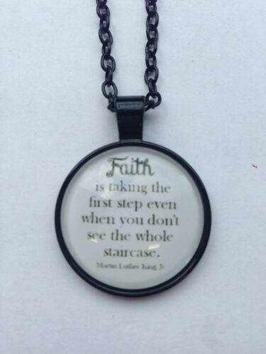 Faith is taking the first step Quote Necklace - Afbeelding 1 van 1