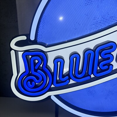 AWESOME BLUE MOON BEER LIGHT UP LED SIGN NEW IN THE BOX MAN CAVE