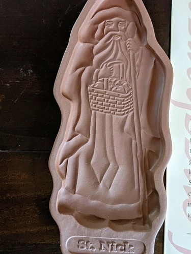 ONE PAMPERED CHEF & TWO LONGABERGER CLAY COOKIE MOLDS - Picture 8 of 9