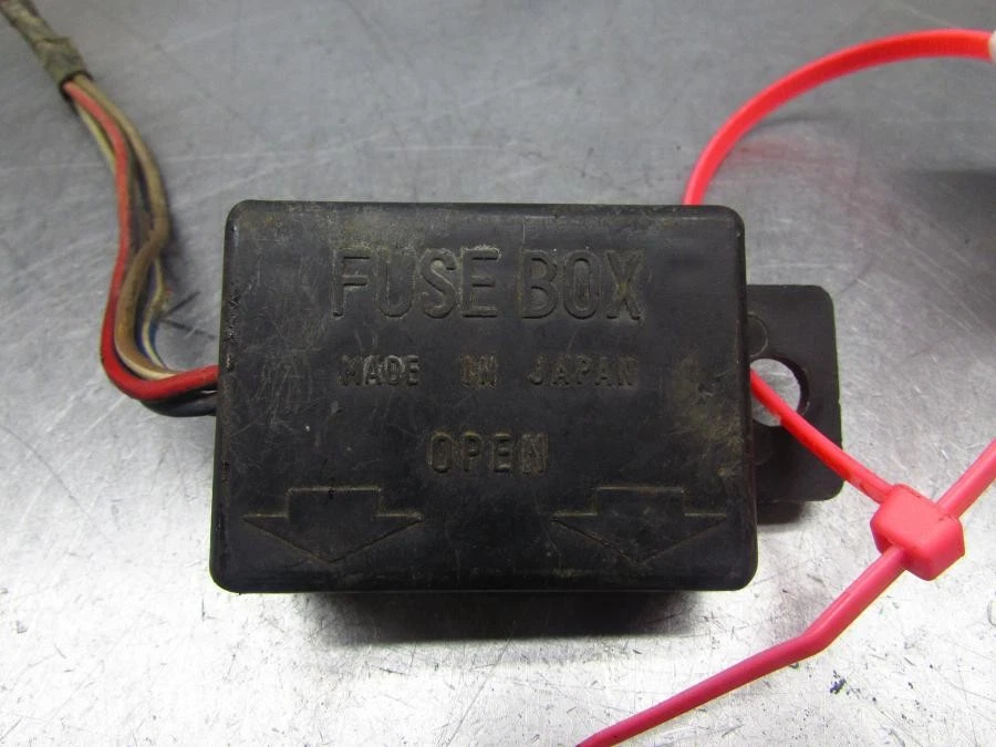 Kawasaki KZ1000E Shaft Z 1000 1979-1980 Fusebox / Fuse Box - Image 4 of 4