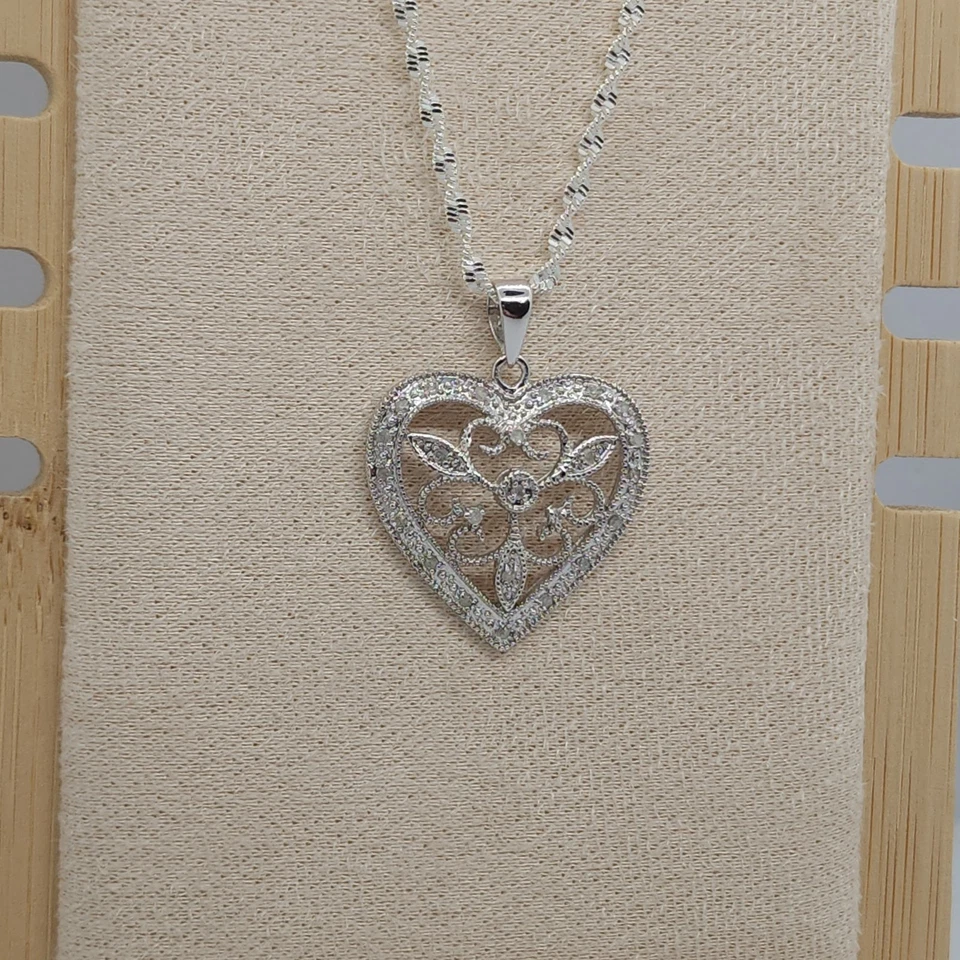 Hermoso Collar Corazón Diamante Natural 1/8 ct tw Plata de Ley 925 18" Foto 2 de 4