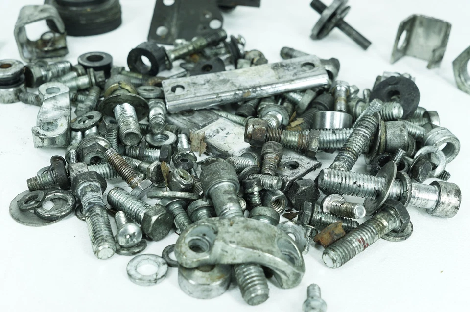 Harley Touring Electra Glide 1999 clásica OEM herrajes pernos tuercas y soportes Foto 2 de 4