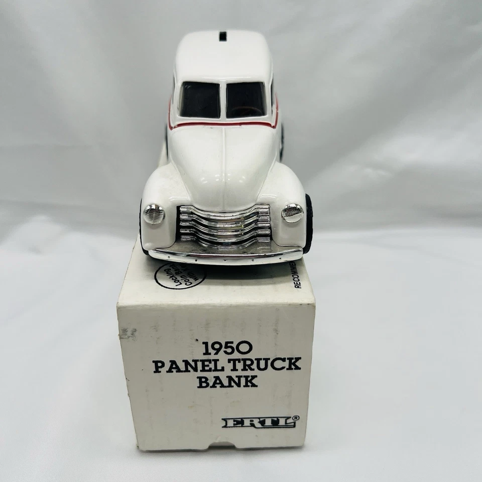 Ertl Diecast Bank 1950 Panel Camión Banco Cerveza Tuercas Blanco Camión Hecho en EE. UU. Foto 4 de 4