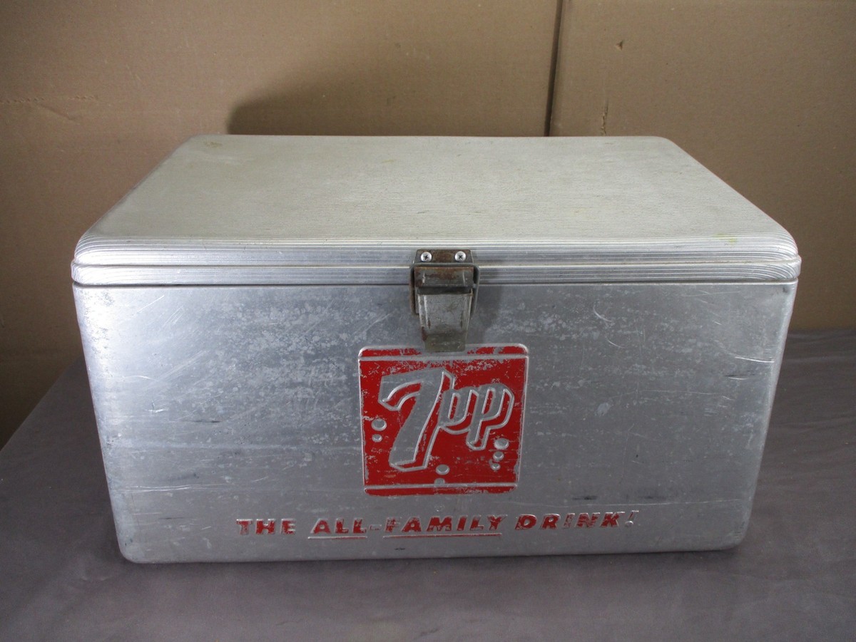 Vintage Original 7 UP Soda Pop Bubbles Aluminum Picnic Cooler Ice