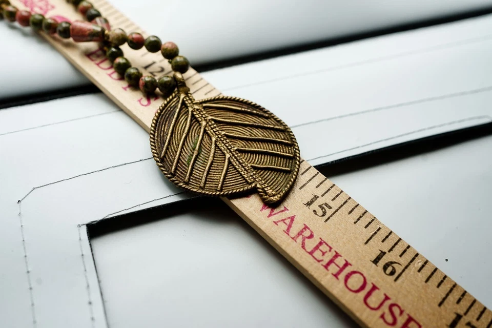 Розовый и зеленый мрамор Unakite камень бусина ожерелье латунный лист подвеска 24» богемное - Изображение 2 из 3