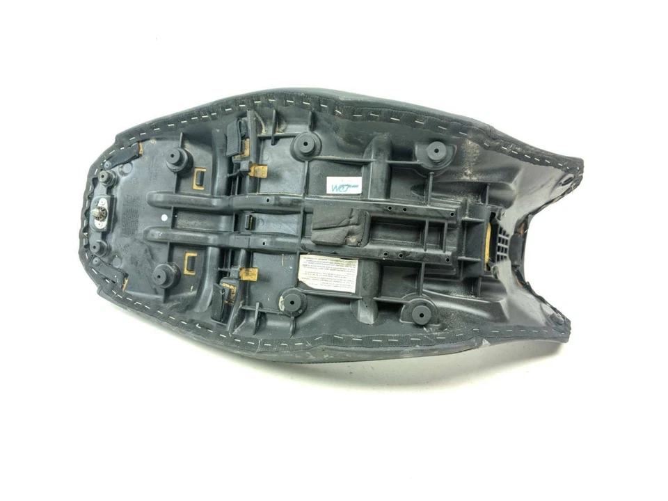 Цельное сиденье водителя и пассажира 08 Triumph Tiger 1050 2300669 - Изображение 2 из 4