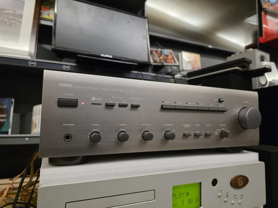 Yamaha AX-640 Stereo Amplifier With Phono Input - Bild 2 von 4