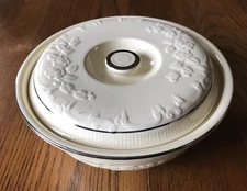 Vintage Homer Laughlin Oven Serve Covered Casserole Dish