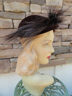 Vintage Ladies Woman 1940s/1950s Brown Hat Fascinator Long Feathers/Felt? Doree