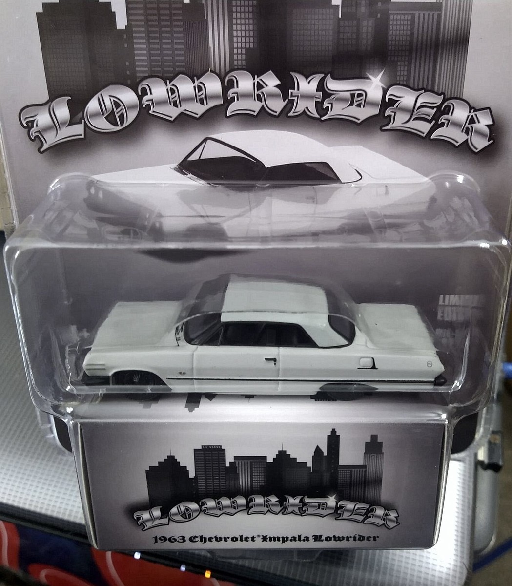 Greenlight 1963 Chevrolet Impala SS Lowrider Light Gray Mijo