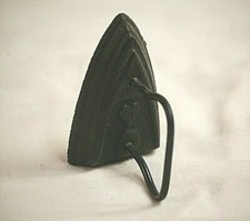 Vintage Mini Cast Iron Toy Flat Sad Iron w Heart Design Salesman Promo Sample