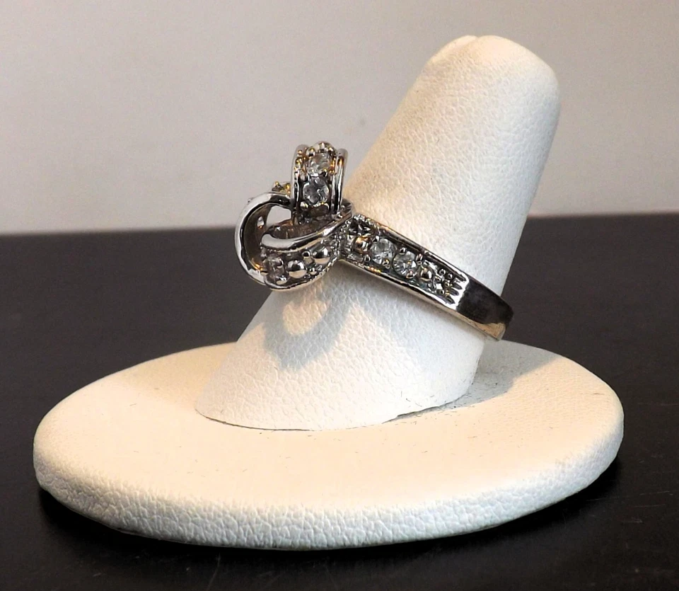 Knot shaped Ring with crystal Stones size 7.5 - Image 3 of 4