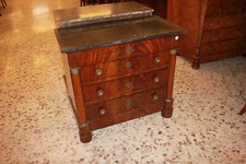 Piccolo cassettone francese Stile Impero in Mogano e Piuma di Mogano