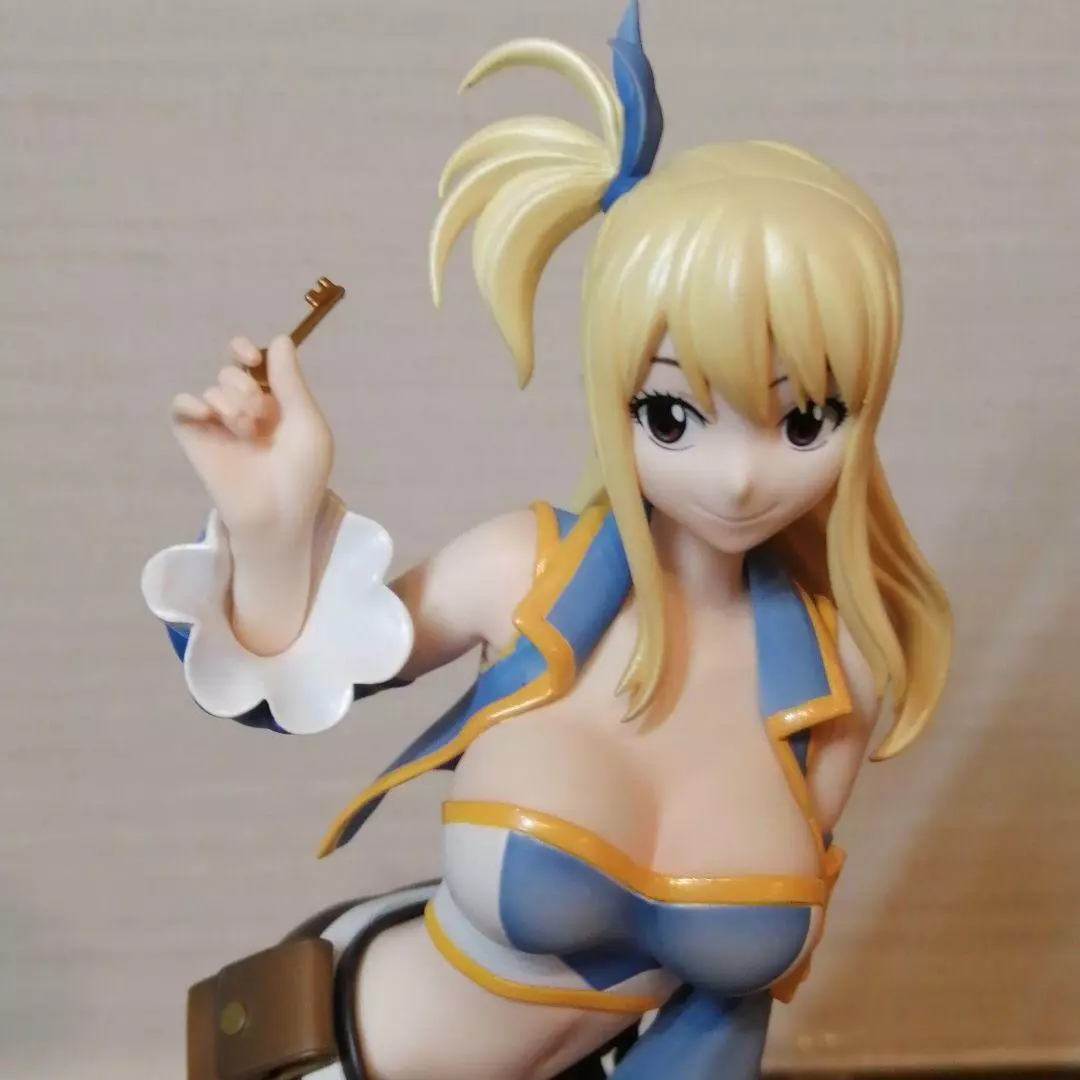  Amakuni Fairy Tail: Lucy Heartfilia PVC Figure (1:8