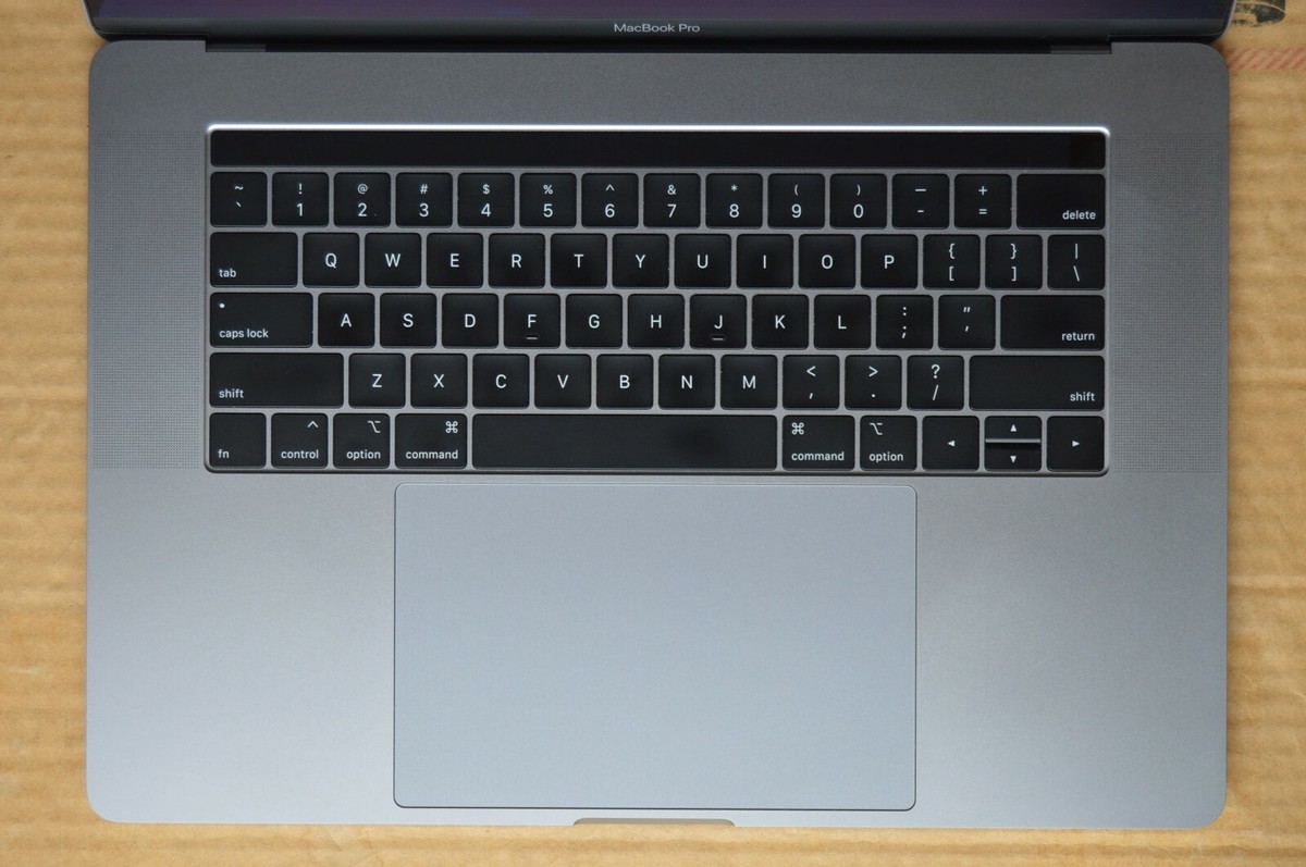 Apple MacBook Pro A1990 2018 15