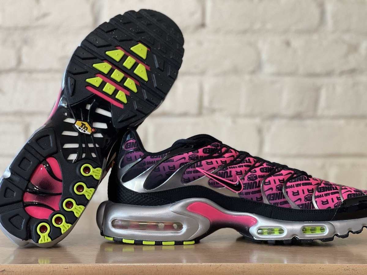 靴 Nike Air Max Plus Black Pink 28.5 Nike Air Max Plus WMNS Black / Pink - Mar 2025 - HJ9743-601