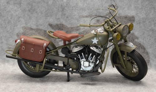 La moto Indian 1948 jaune en miniature par NewRay au 1/6e