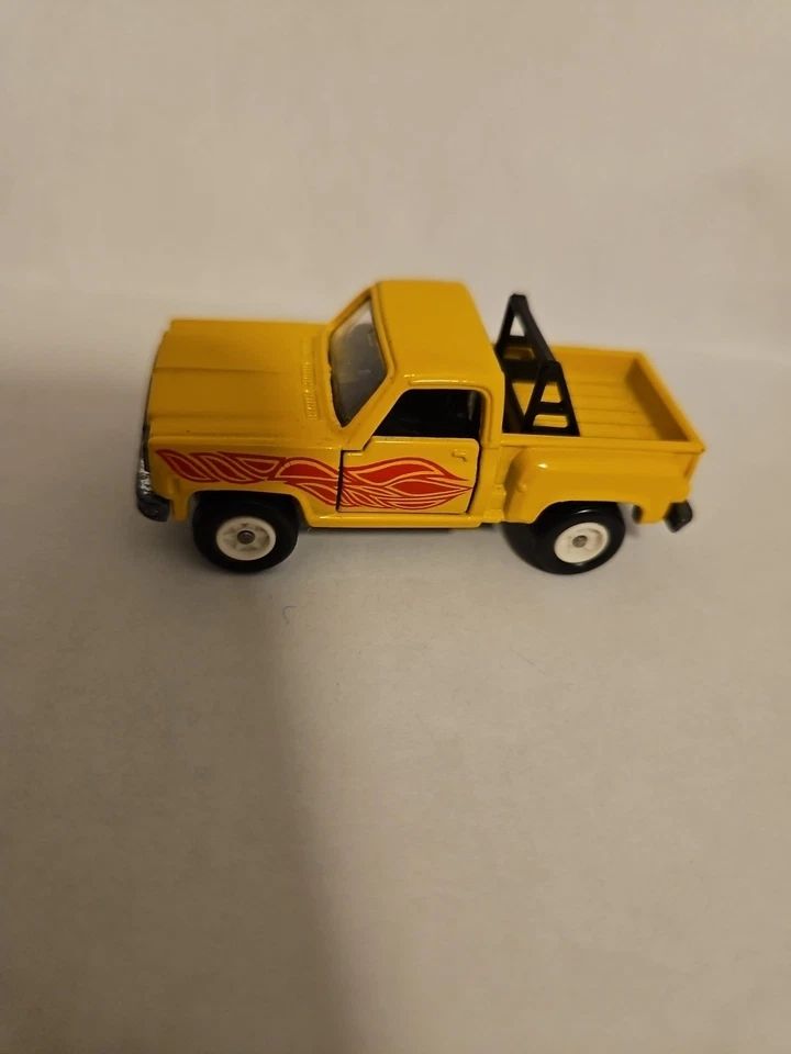 Camión Chevrolet Tomy Tomica amarillo suelto #F44 escala 1/77 Foto 4 de 4