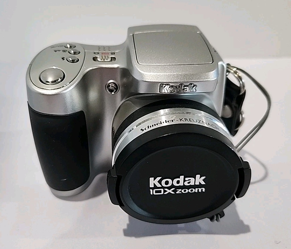 Kodak Easyshare Z710 Digital Camera 7.1 MP Schneider-Kreuznach 10X
