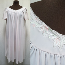 Vintage Pale Pink NYLON Floral Embroidery NIGHTGOWN - Size M/L - EUC