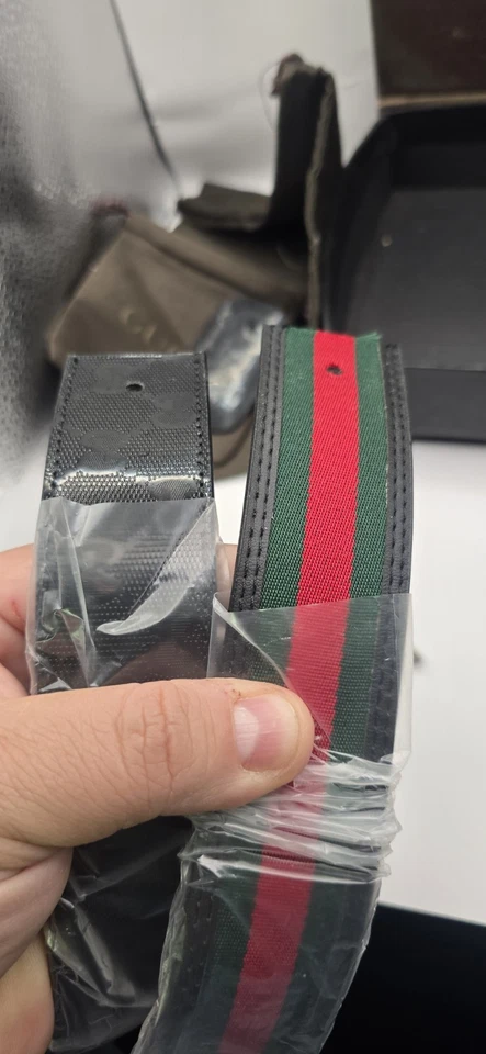 Cinturón Gucci 48 pulgadas de largo. 2 CINTURONES LEER DESCRIPCIÓN IMPORTANTE Foto 3 de 4