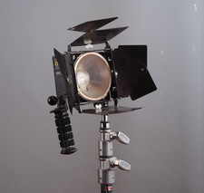 USED / Lowel Omni Light Flood Lamp 500 Watts / 2