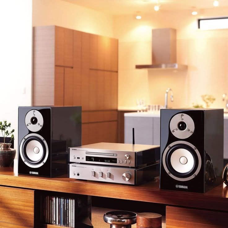 YAMAHA CD NT670 , Amp AU 671 70W, NSBP401 DAC, MUSIC CAST, NET RADIO, BLUETOOTH