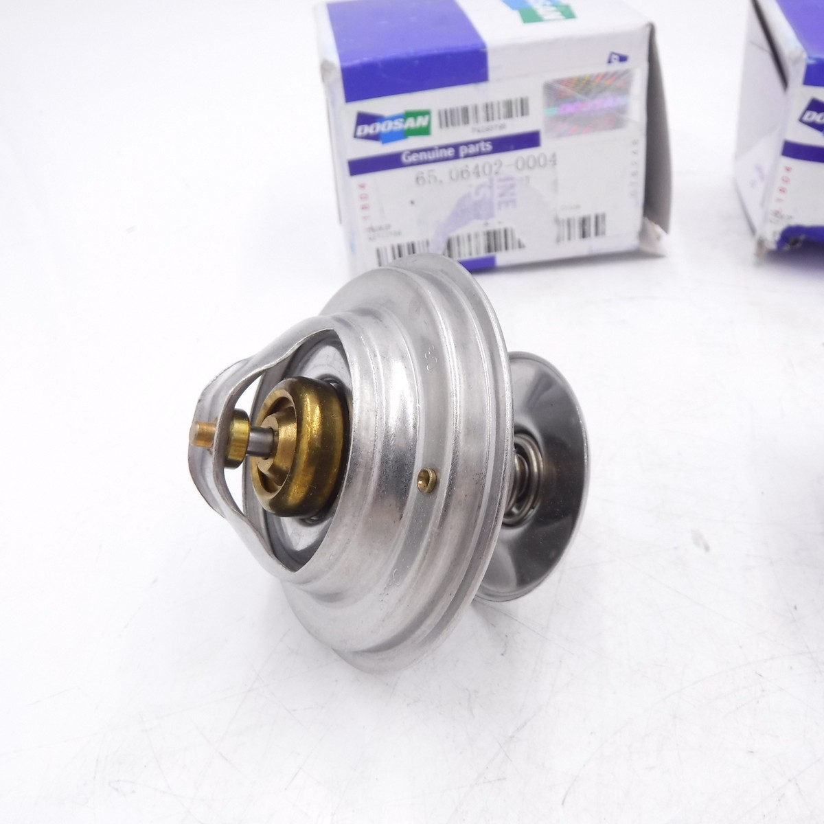 2 Pack OEM Doosan Engine Thermostats D2366 65.06402-0004 For 6X6X8