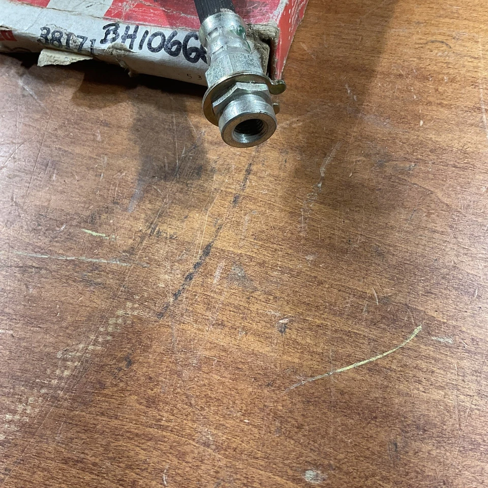 Manguera de freno delantera Napa 38171 para Dodge W150 W250 D150 D250 B150 B200 Foto 3 de 4